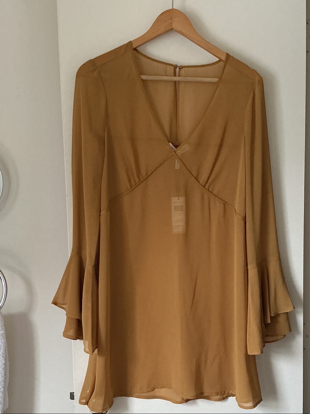 BCBGeneration Mustard V-Neck Long Sleeve Tunic
